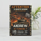 Invitation d'anniversaire de char militaire person (Debout devant)