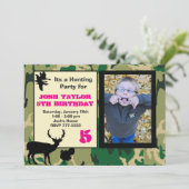 Invitation d'anniversaire de chasse avec camouflag (Debout devant)