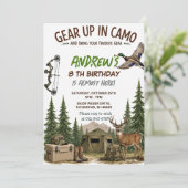 Invitation d'anniversaire de chasse garçon camoufl (Debout devant)