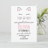 Invitation d'anniversaire de chaton avec coeurs ro (Debout devant)