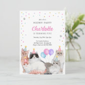 Invitation d'anniversaire de chaton de kitty party (Debout devant)