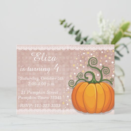 Invitation d'anniversaire de citrouille, (Debout devant)