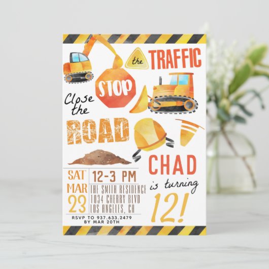 Invitation d'anniversaire de construction (Debout devant)