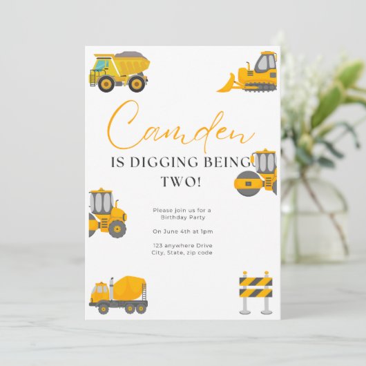 Invitation d'anniversaire de construction (Debout devant)