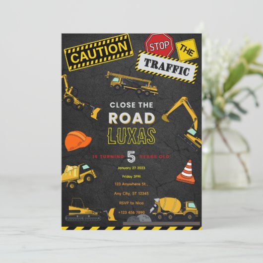 Invitation d'anniversaire de construction (Debout devant)