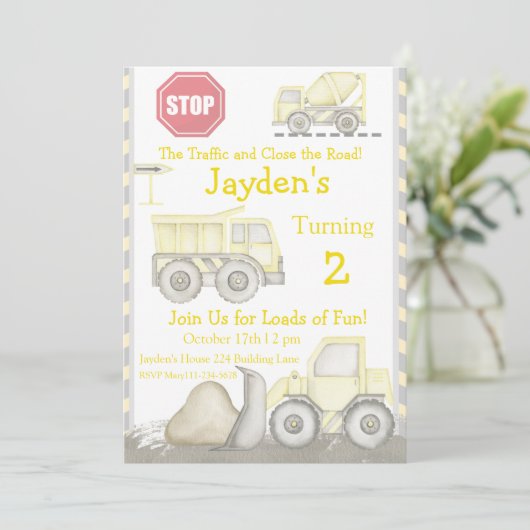 Invitation d'anniversaire de construction, Bull Do (Debout devant)