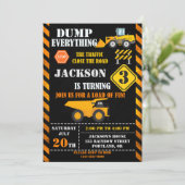 Invitation d'anniversaire de construction invitati (Debout devant)