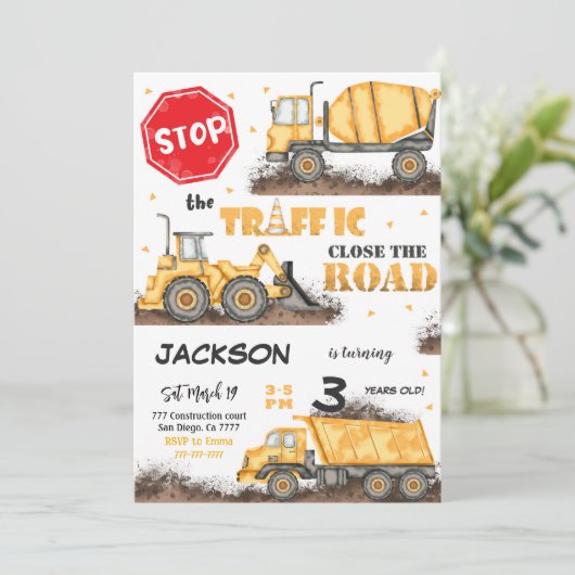 Invitation d'anniversaire de construction modifiab (Debout devant)