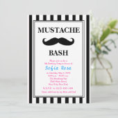 Invitation d'anniversaire de coup de moustache (Debout devant)