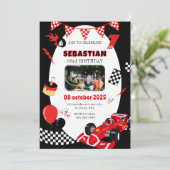 Invitation d'anniversaire de course rouge et noir  (Debout devant)