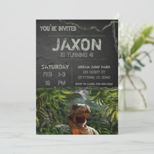 Invitation d'anniversaire de Dinosaur (Debout devant)