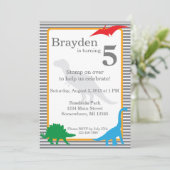Invitation d'anniversaire de Dinosaur Trex rayé (Debout devant)