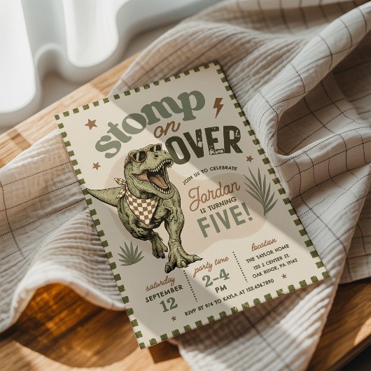 Invitation d'anniversaire de dinosaure