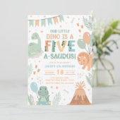 Invitation d'anniversaire de dinosaure cinq. Bébé  (Debout devant)