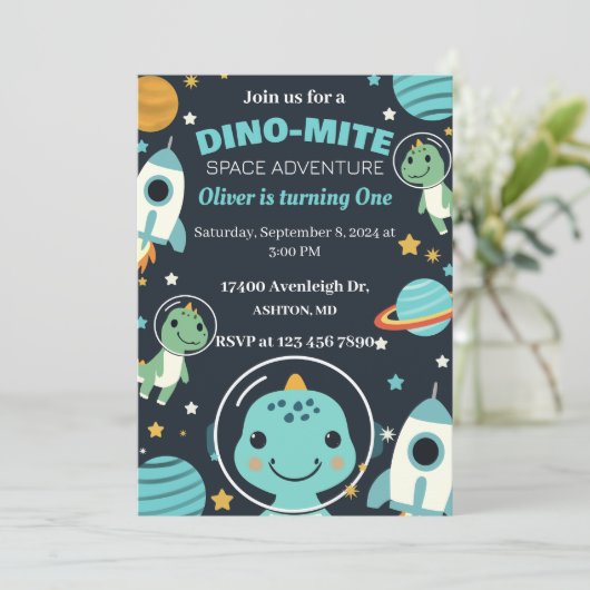 invitation d'anniversaire de dinosaure de l'espace (Debout devant)