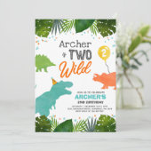 Invitation d'anniversaire de dinosaure Deux fêtes  (Debout devant)