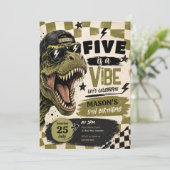 Invitation d'anniversaire de dinosaure Five is a V (Debout devant)
