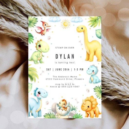 Invitation d'anniversaire de dinosaure pour enfant