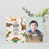 Invitation d'anniversaire de dinosaure pour garçon (Debout devant)