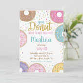 Invitation d'anniversaire de Donut (Debout devant)