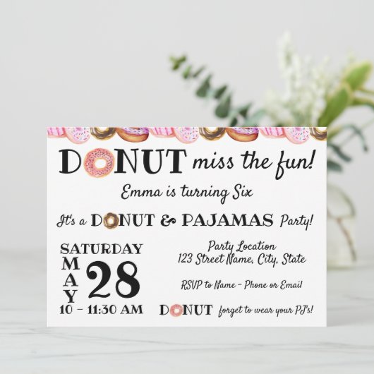 Invitation d'anniversaire de Donut (Debout devant)