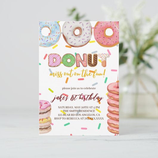 Invitation d'anniversaire de Donut (Debout devant)