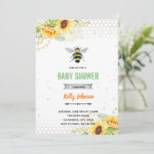 Invitation d'anniversaire de douche de abeille à m (Debout devant)