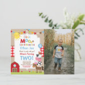 Invitation d'anniversaire de ferme Barnyard fête d (Debout devant)