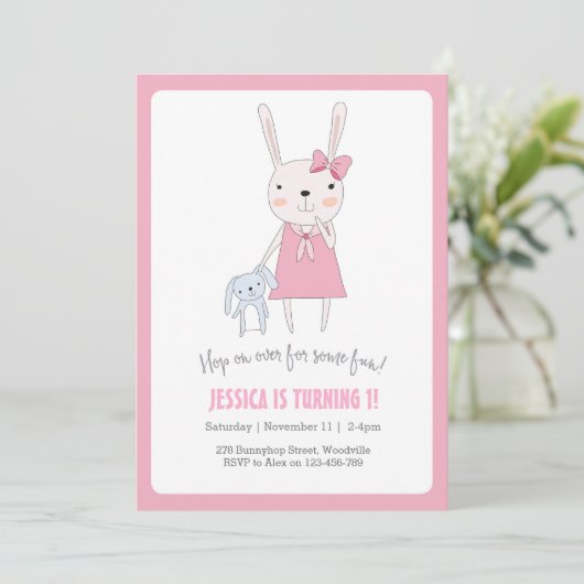 Invitation d'anniversaire de fille de lapin (Debout devant)