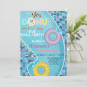 Invitation d'anniversaire de fille de piscine Donu (Debout devant)