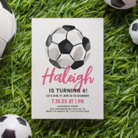 Invitation d'anniversaire de fille de soccer rose