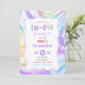 Invitation d'anniversaire de fille tie-dye colorée (Debout devant)