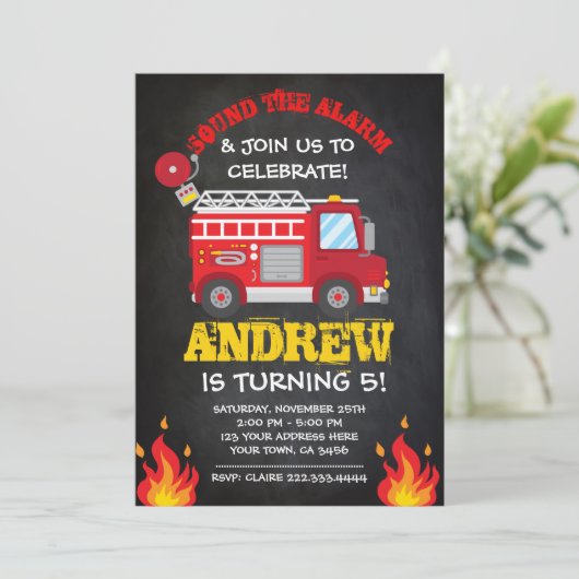 Invitation d'anniversaire de Firetruck, (Debout devant)