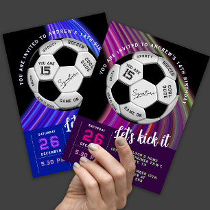 Invitation d'anniversaire de football colorée et m