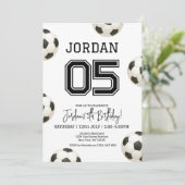 Invitation d'anniversaire de football modifiable B (Debout devant)