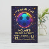 Invitation d'anniversaire de football néon (Debout devant)