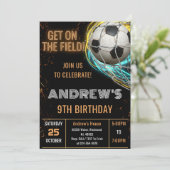 Invitation d'anniversaire de football simple perso (Debout devant)