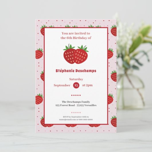 Invitation d'anniversaire de fraises (Debout devant)
