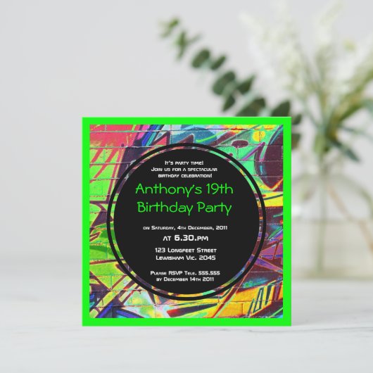 Invitation d'anniversaire de graffiti (Debout devant)