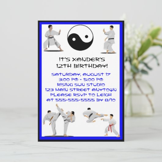 Invitation d'anniversaire de karaté (Debout devant)