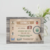 Invitation d'anniversaire de la chasse aux bogues  (Debout devant)