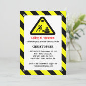 Invitation d'anniversaire de la construction (Debout devant)