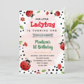 invitation d'anniversaire de la douche Ladybug (Debout devant)
