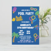 Invitation d'anniversaire de la fête de la piscine (Debout devant)