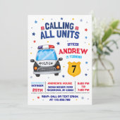 Invitation d'anniversaire de la police pour enfant (Debout devant)