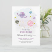 Invitation d'anniversaire de la première fille de  (Debout devant)