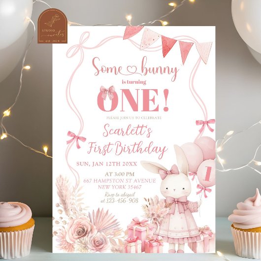 Invitation d'anniversaire de lapin coquette rose
