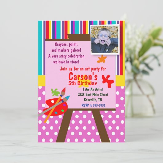 Invitation d'anniversaire de l'artiste (Debout devant)