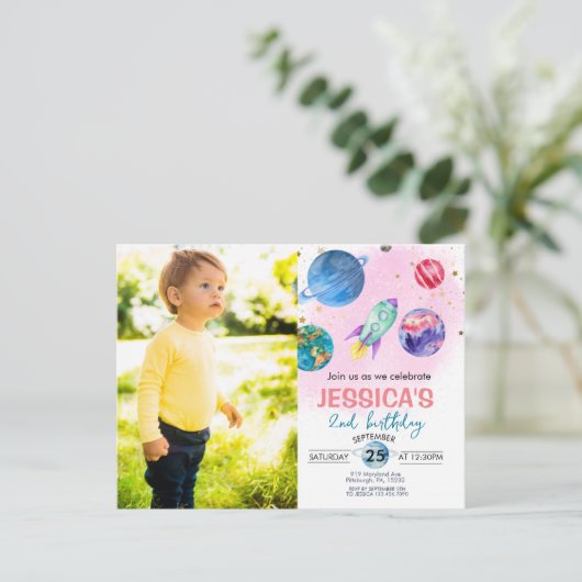 Invitation d'anniversaire de l'astronaute de la fê (Debout devant)