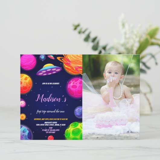 Invitation d'anniversaire de l'espace extra-atmosp (Debout devant)